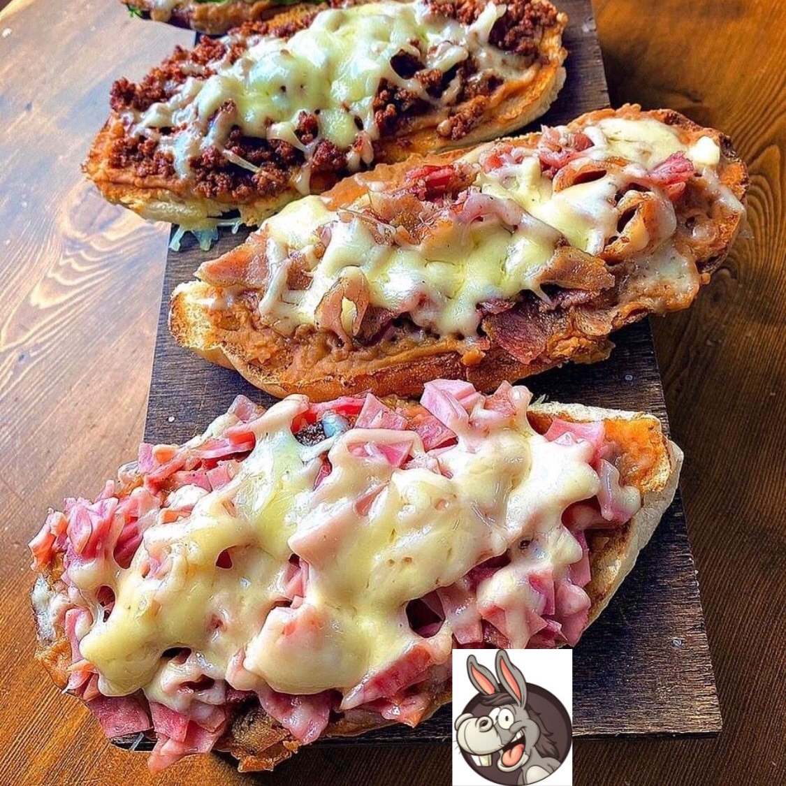 Molletes con Chorizo