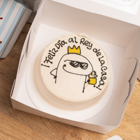 Pastel: Feliz día al rey de la casa!