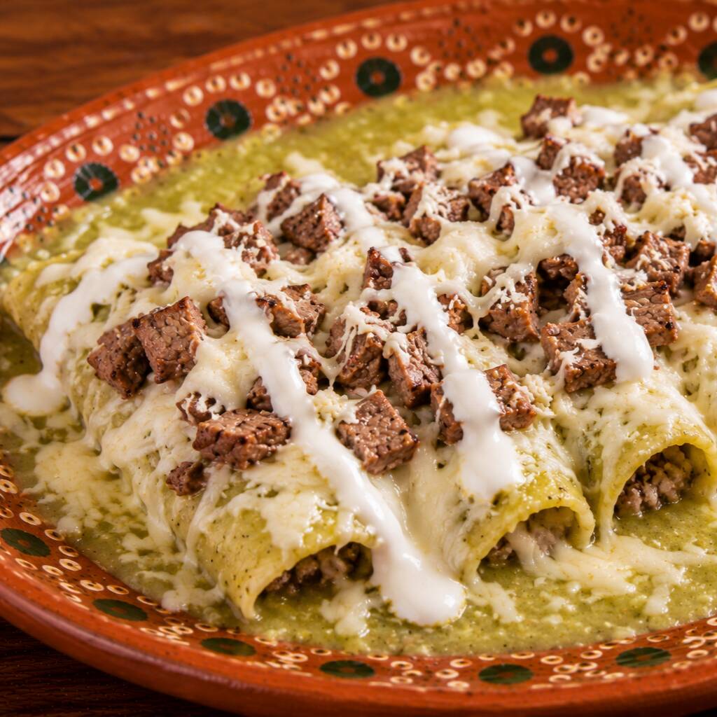 Enchiladas Suizas con Arrachera