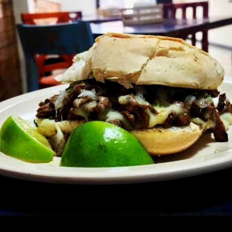 Torta Arrachera con Queso