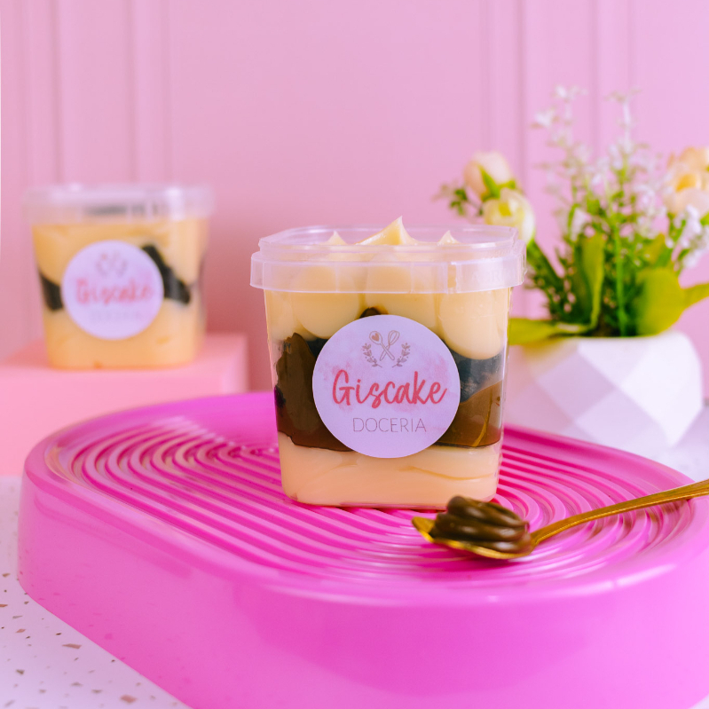 Pote de 220 ml. Brigadeiro branquinho, brownie meio amargo e nutella original.