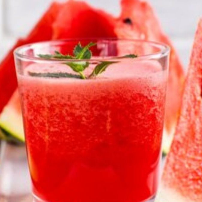 MEDIO LITRO AGUA DE FRESA CON SANDIA!