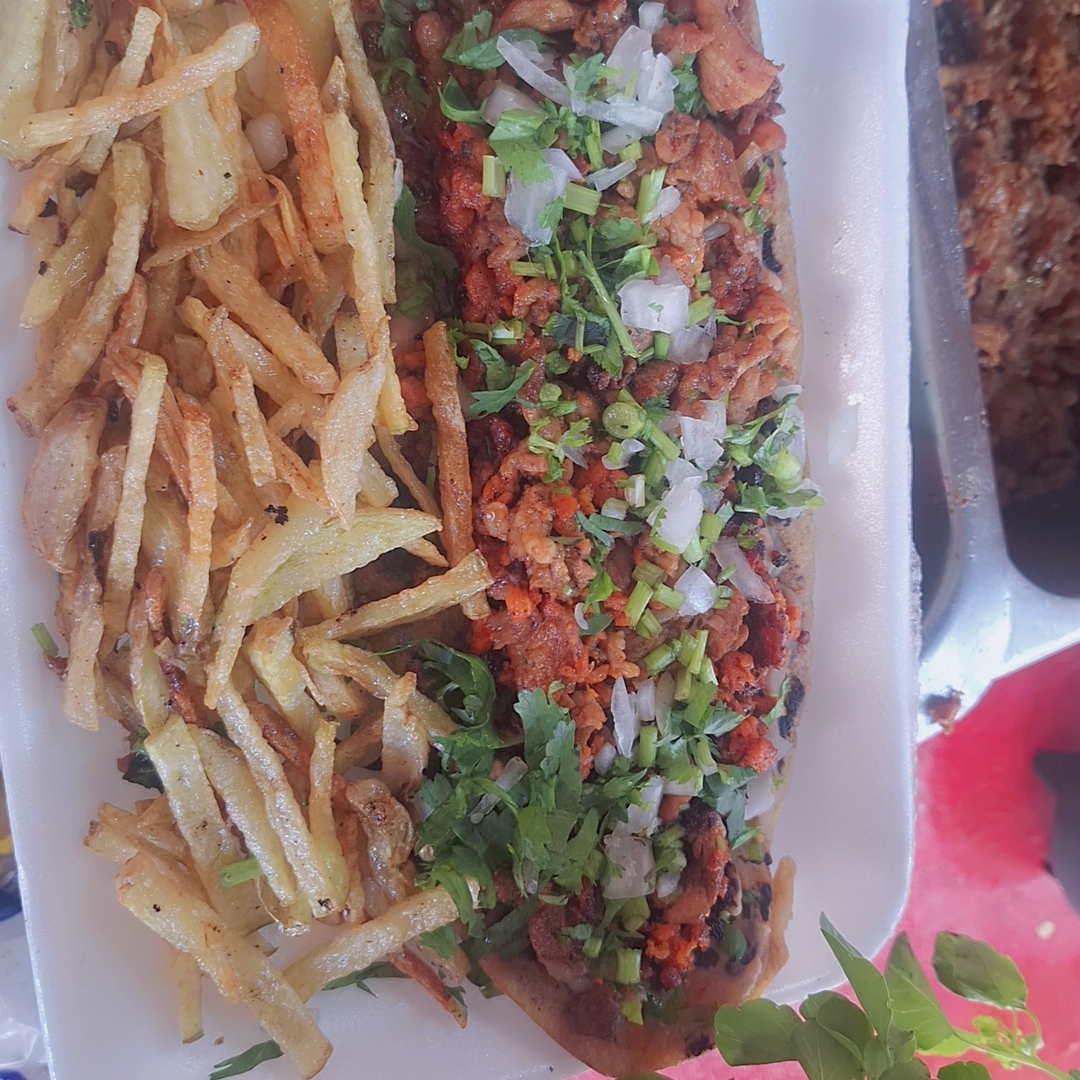 Huarache de Bistec + Taco Campechano + Bebida