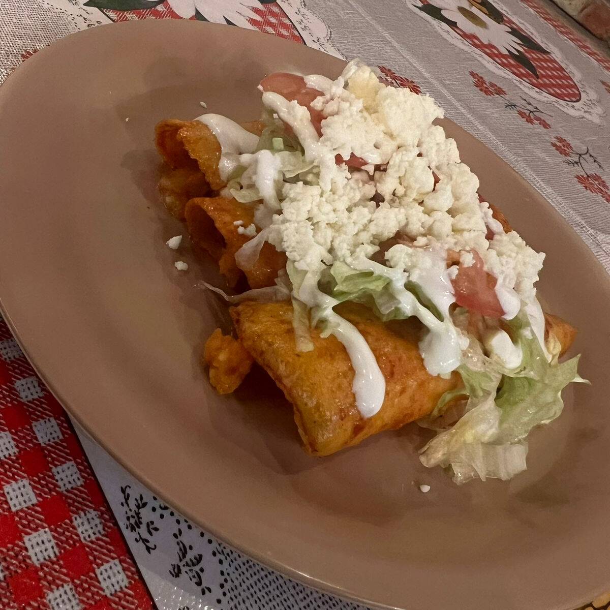 Enchiladas + agua