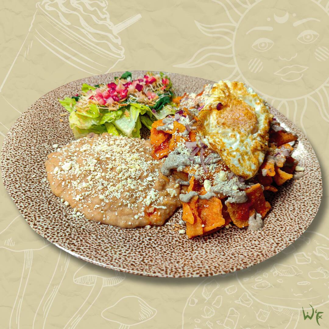 Chilaquiles Rojos (Platillo Completo)