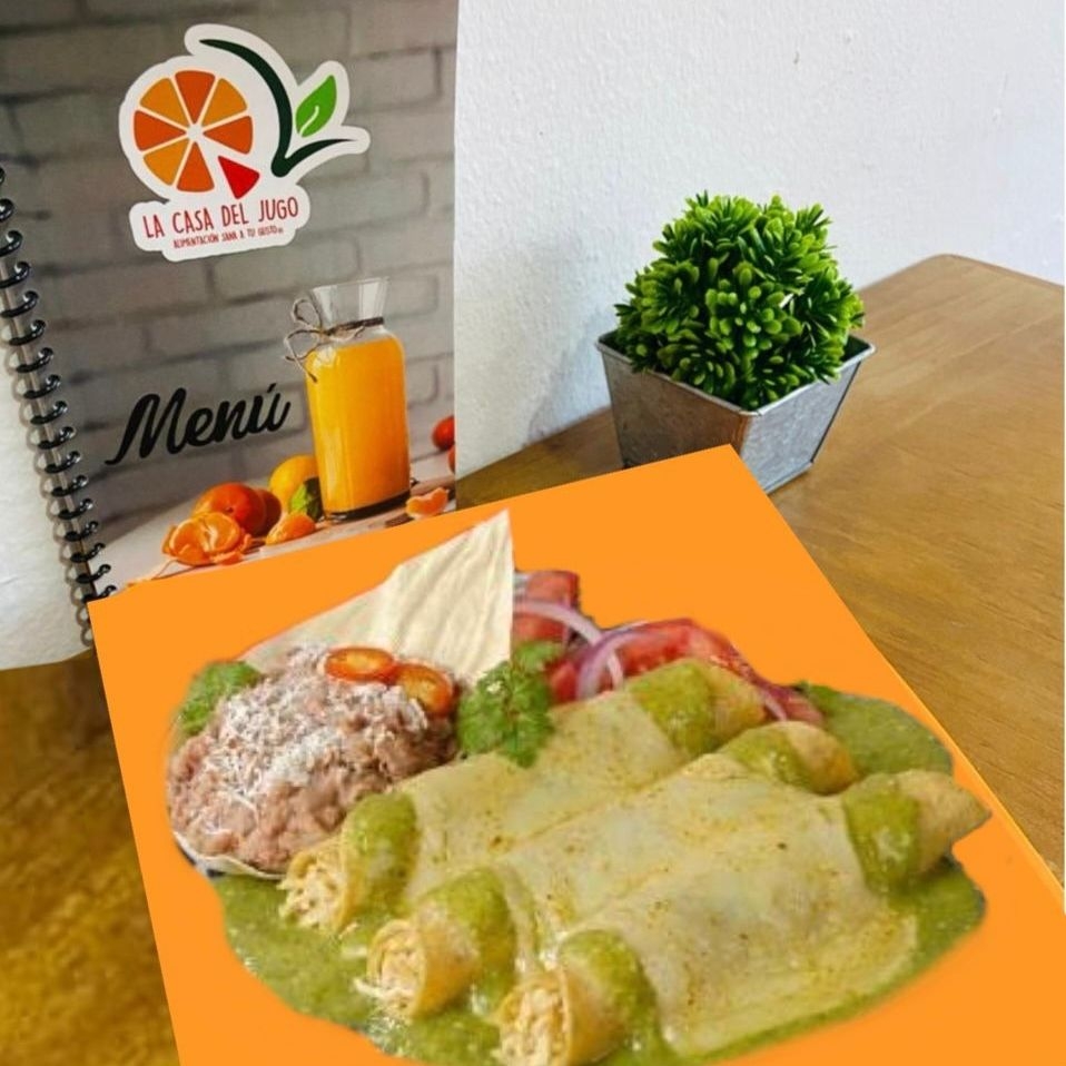Enchiladas Verdes de Queso Acompañadas de Frijoles