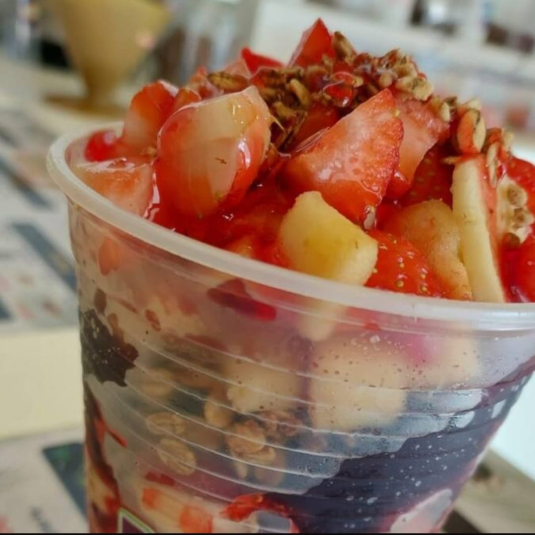 400ml de açai com leite condensado, ouro branco e confete