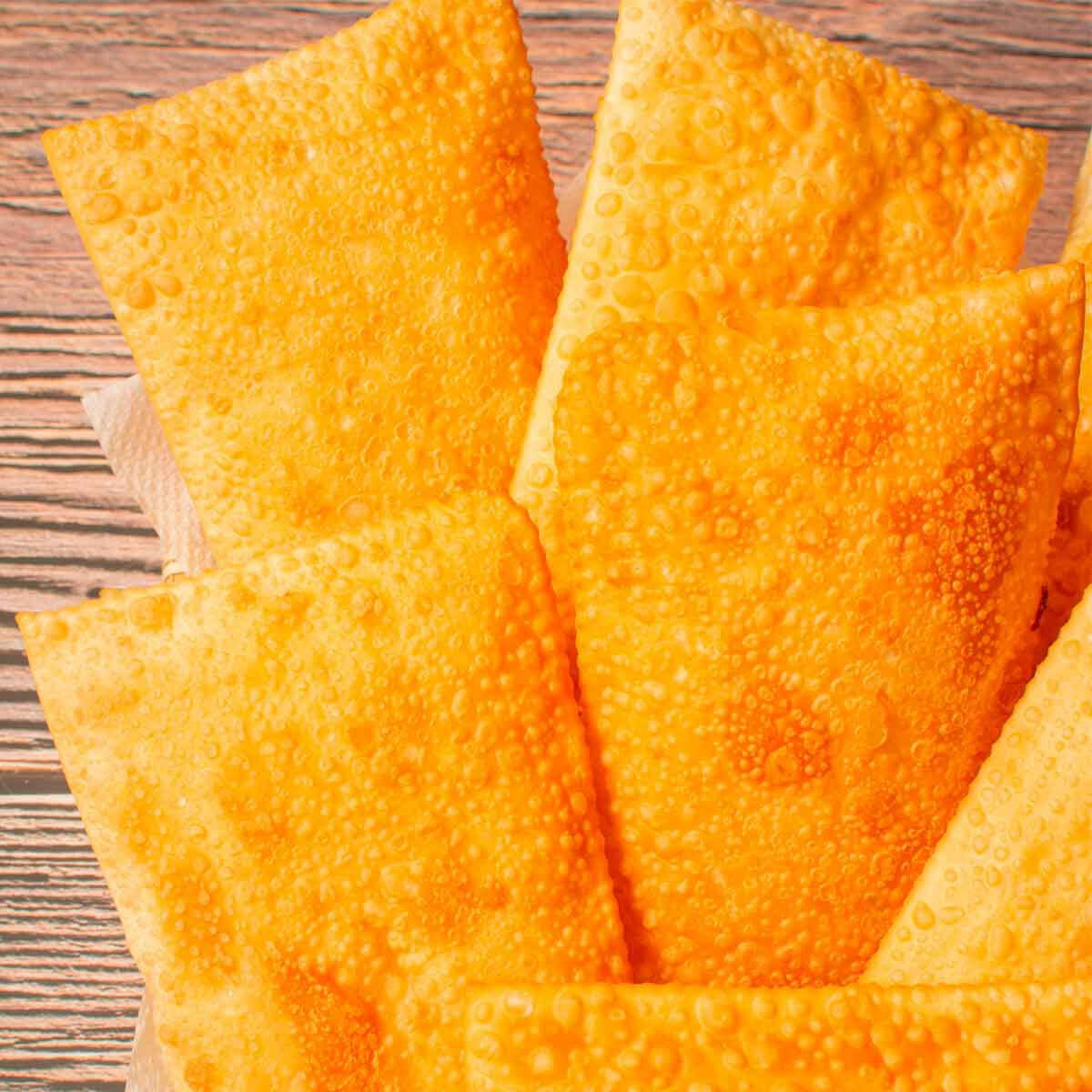 Combo mais vendido da Maior Pastelaria de Jpa. 5 Pastéis a sua escolha, acompanhado de uma bebida bem gelada, tbm a sua escolha️!!!