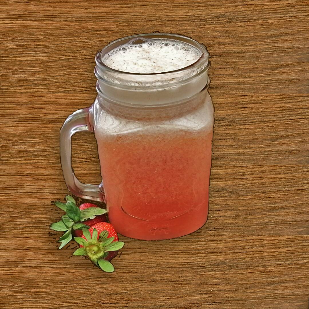Agua de Fresa y Limon
