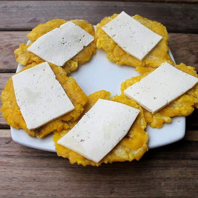 Patacón con Queso