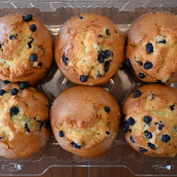 MUFFIN DE VAINILLA CON CHISPAS DE CHOCOLATE GRANDE