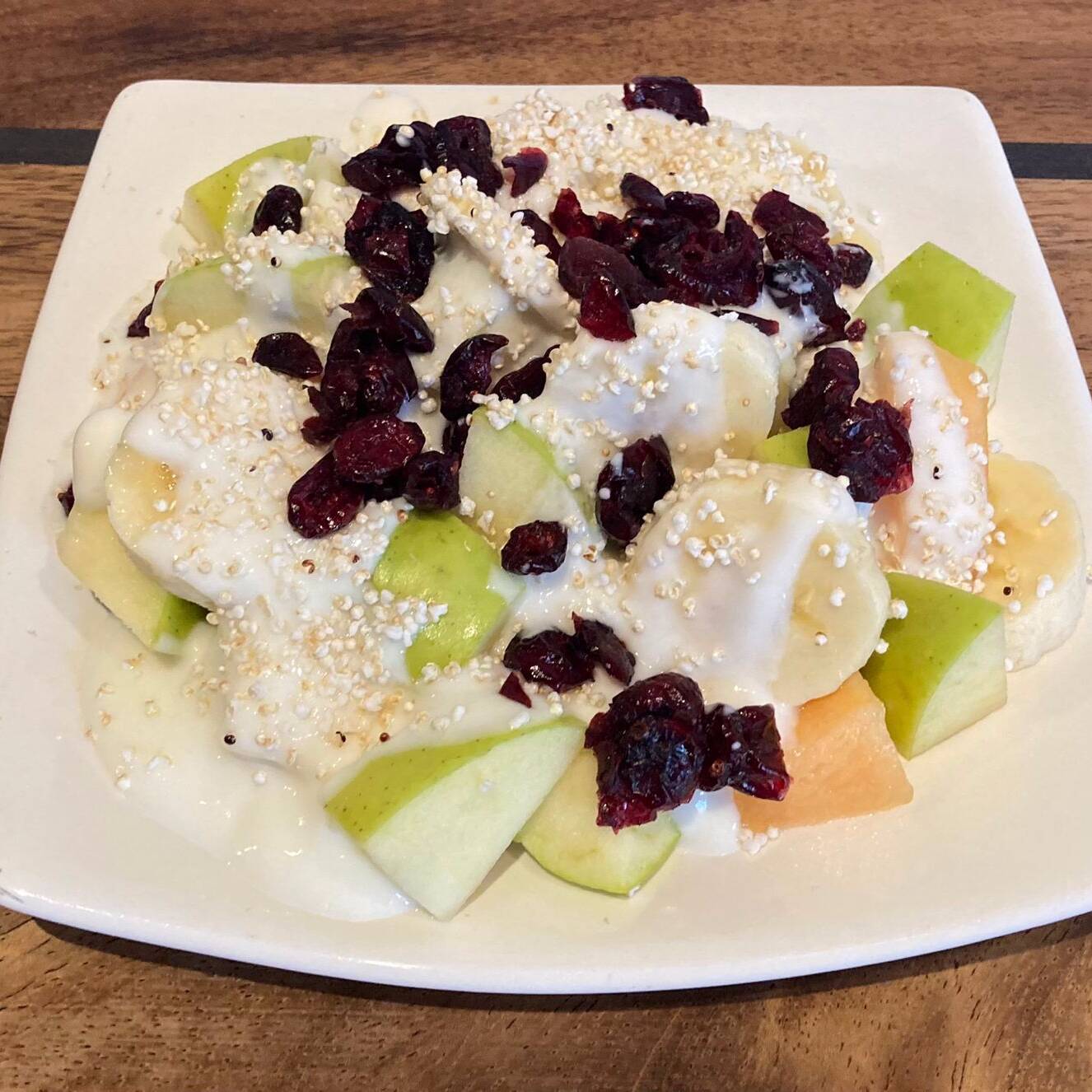 Rico Cóctel de Frutas con Yogurth