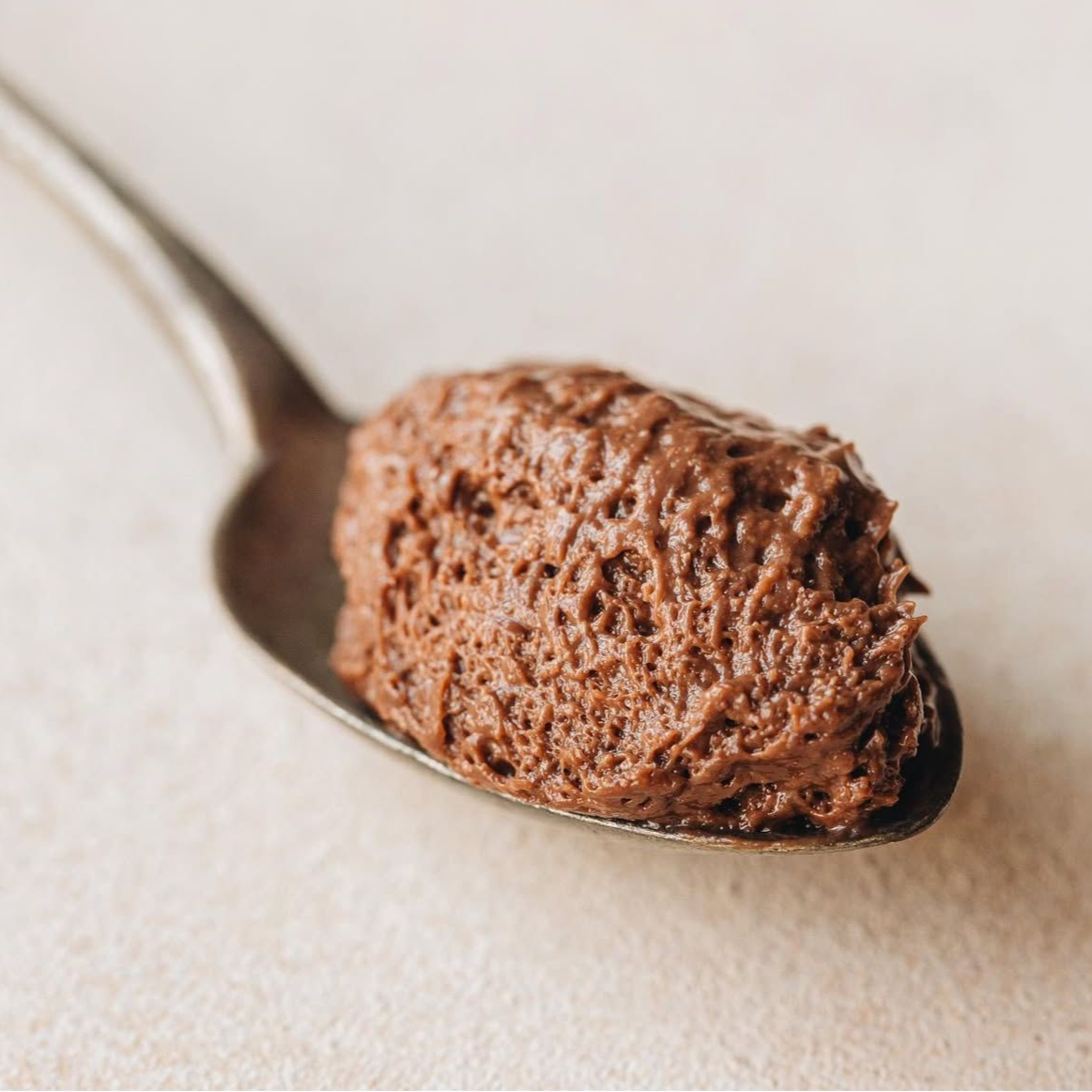 Mousse leve e cremosa, feita com chocolate 70% cacau.