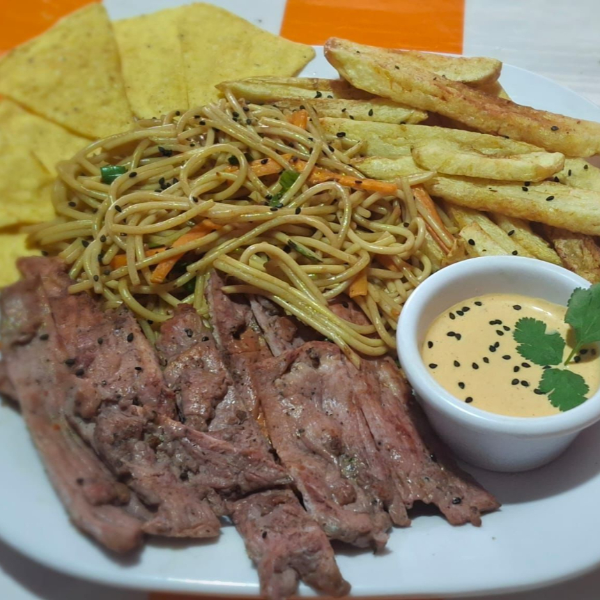 FIDEOS CHINOS CON ARRACHERA
