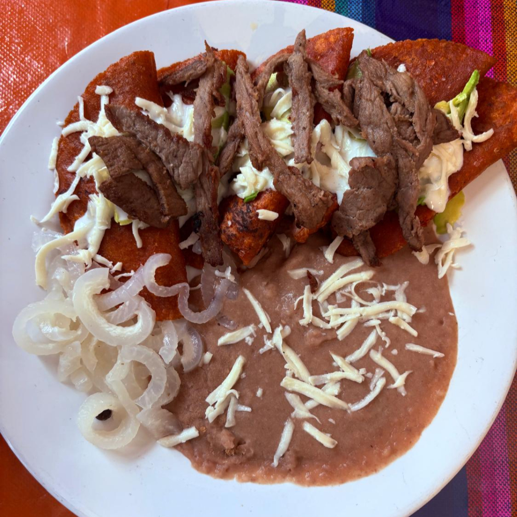 Enchiladas con Cecina "Las Dos Fridas"