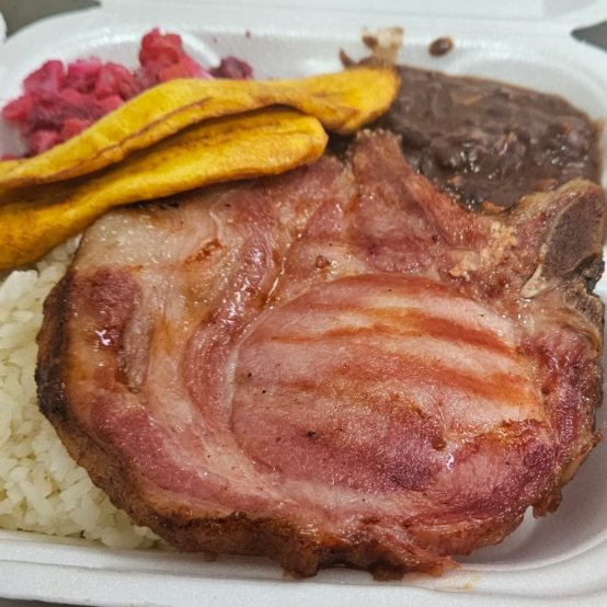 COMBO CHULETA AHUMADA + SOPA + BEBIDA