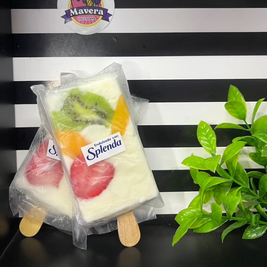 Paleta Splenda de Yogurt con Frutas