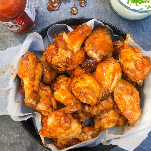 7 Alitas Buffalo Hot + Papa Frita