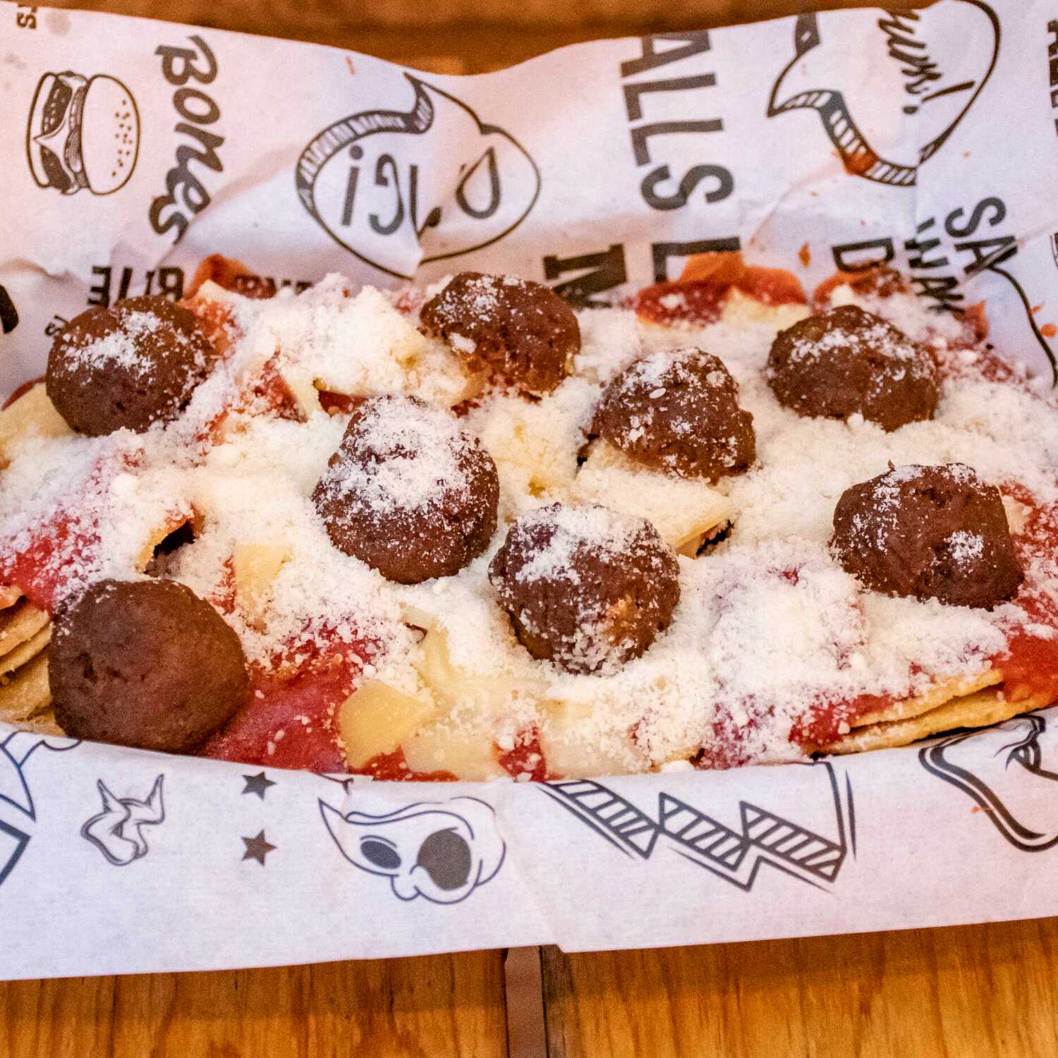 Dogo con Meatballs