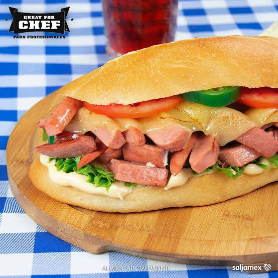 Torta De Salchicha Con Queso