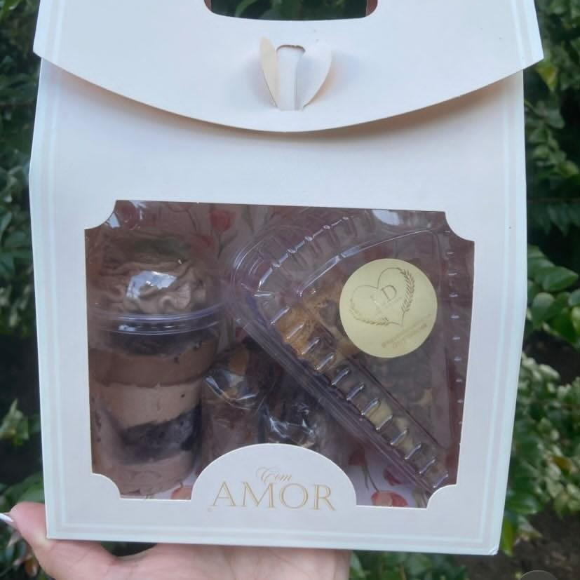 Um presente personalizado cheio de amor, voce escolhe os itens