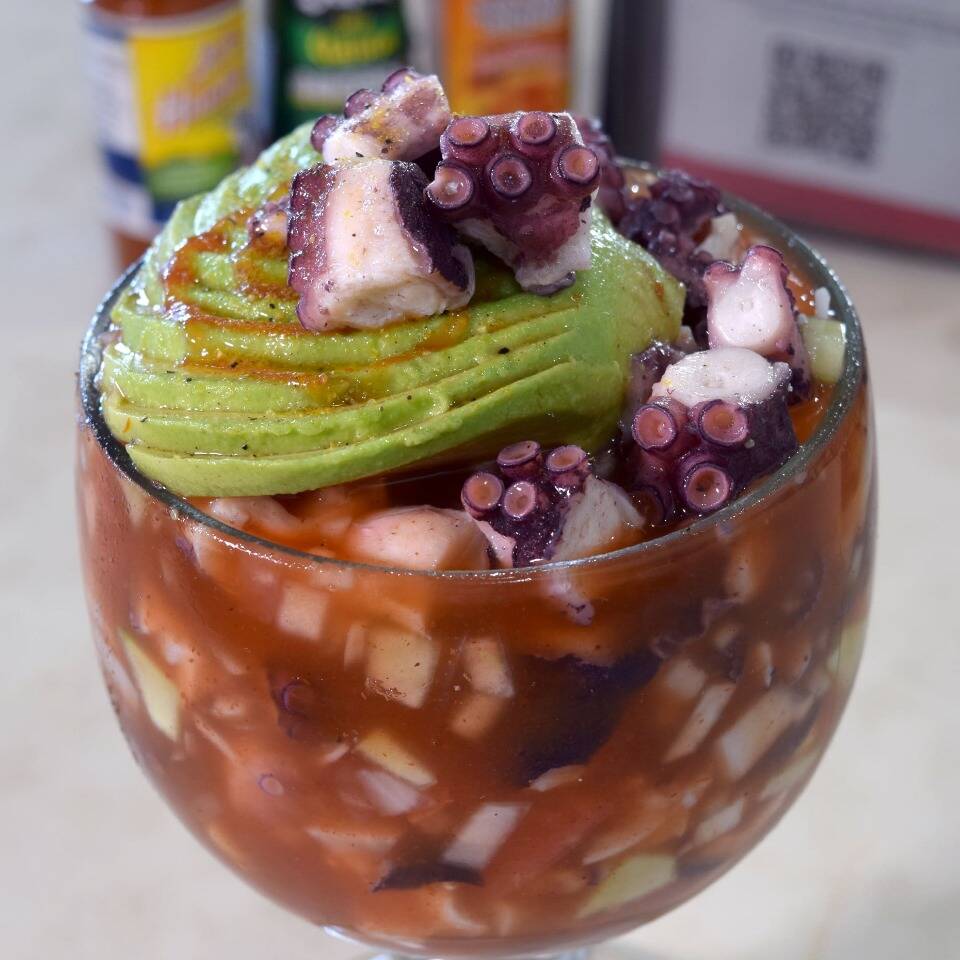 Cóctel de Camarón y Pulpo Grande