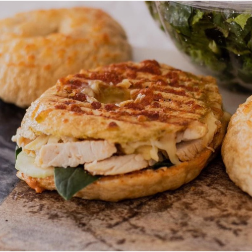 Bagel Pollo Manchego