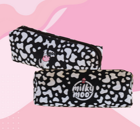 Estojo malhado na cor preta.
Tamanho aproximado: 20cm