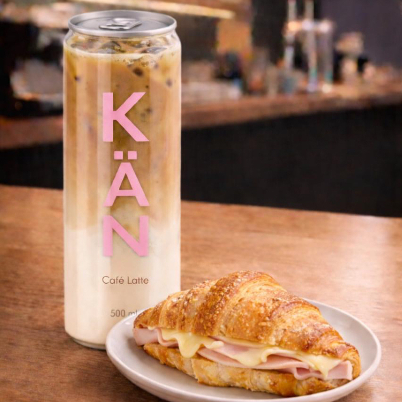 Croissant Pavo y Queso + Iced Latte