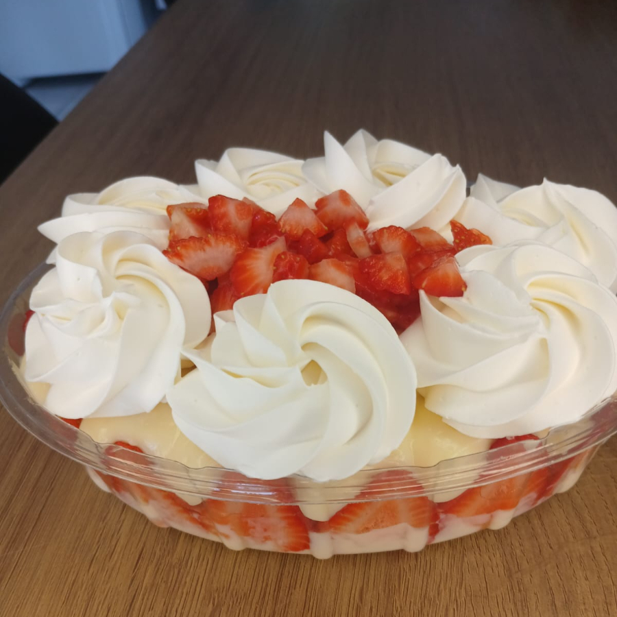 Morangos frescos, creme belga e chantilly