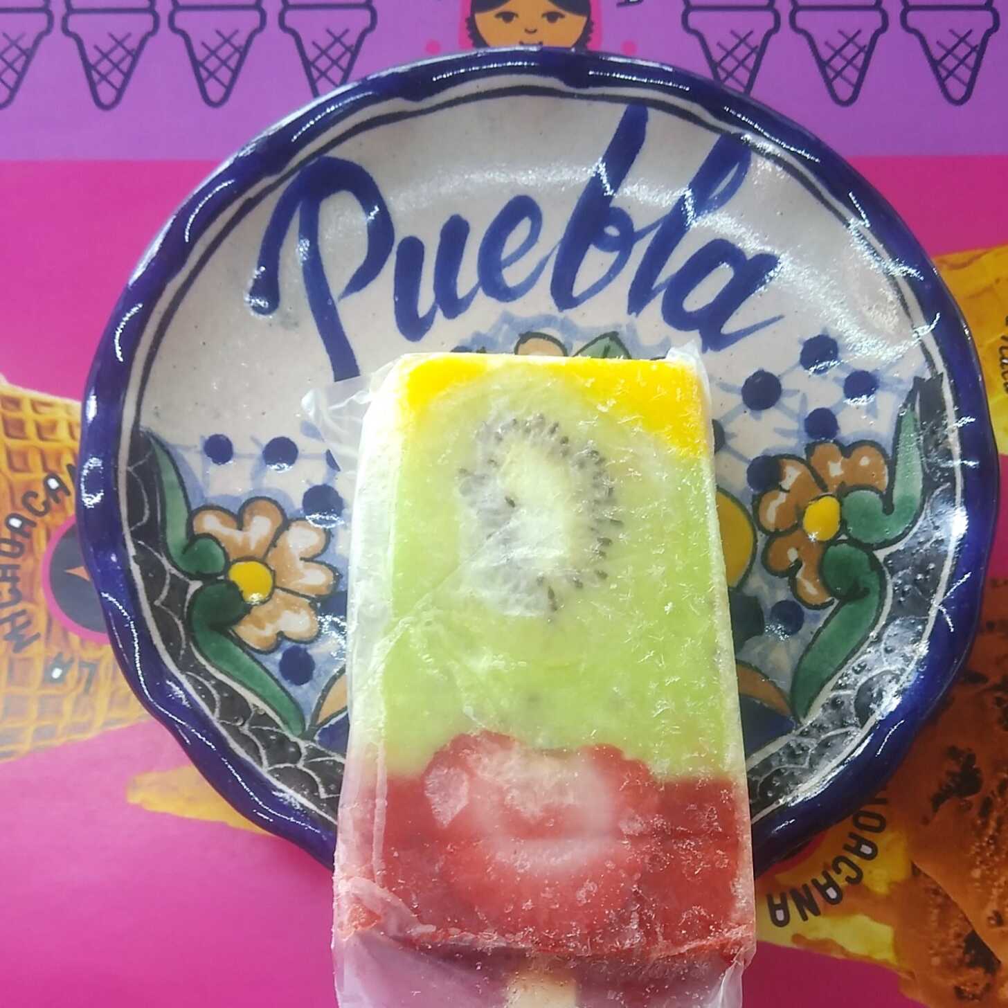 Paleta de Yogurt con Frutas Tropicales