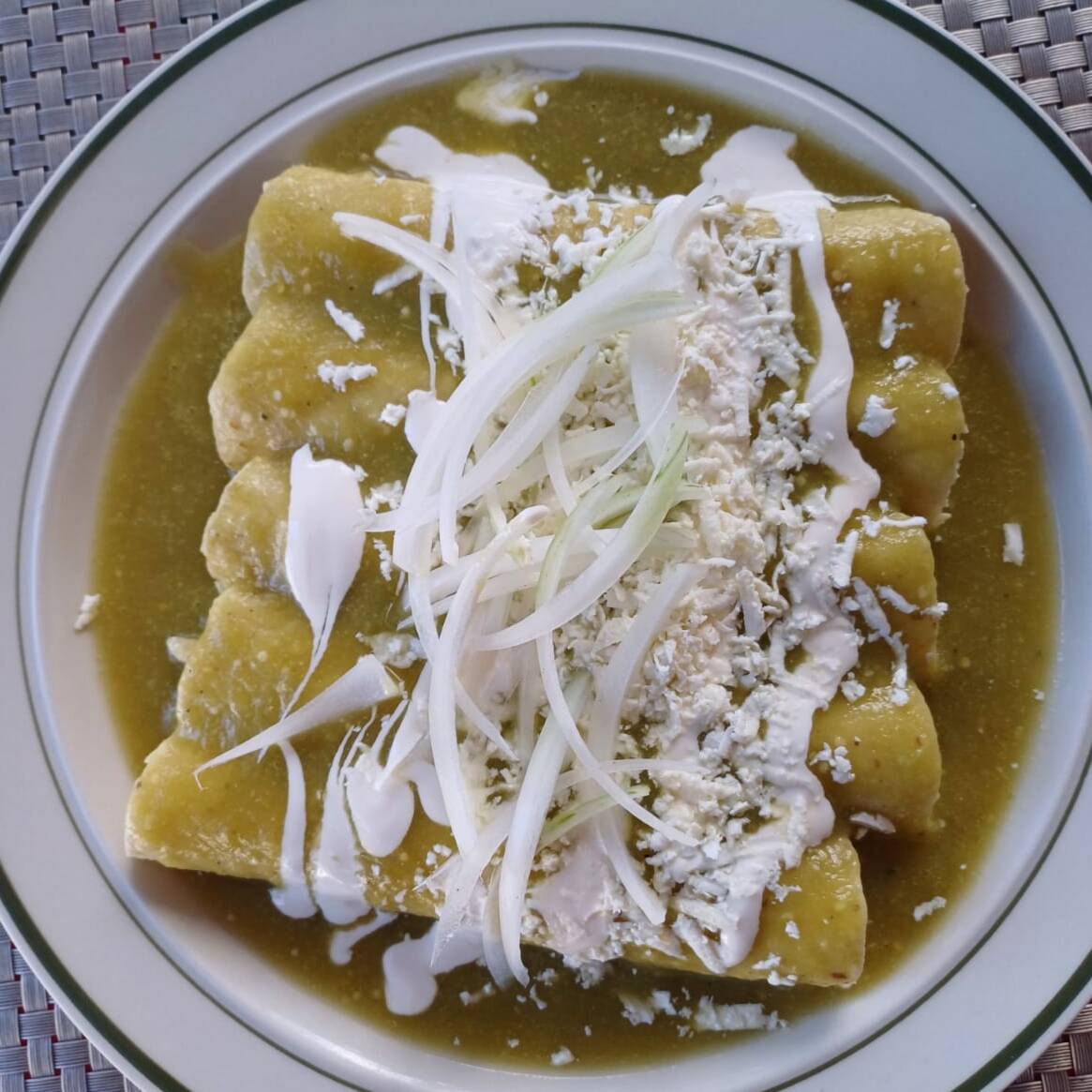 Enchiladas Verdes con Pollo