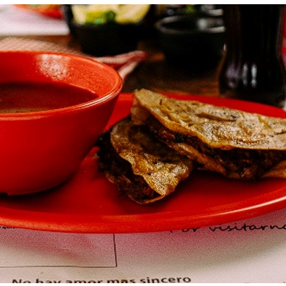 2 Tacos de Birria de Res con Consomé
