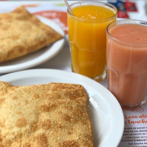2 Jugos y 2 Empanadas