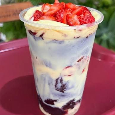 Açai, creme de ninho e polpa de morago