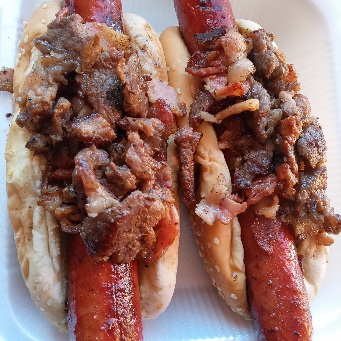 Hotdog del costco con carne asada