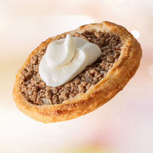 Pra você que ama combinar sabores, experimente a Esfiha Folhada de Carne combinada com um ingrediente genuinamente árabe: a coalhada. Cremosa, saborosa e irresistível!