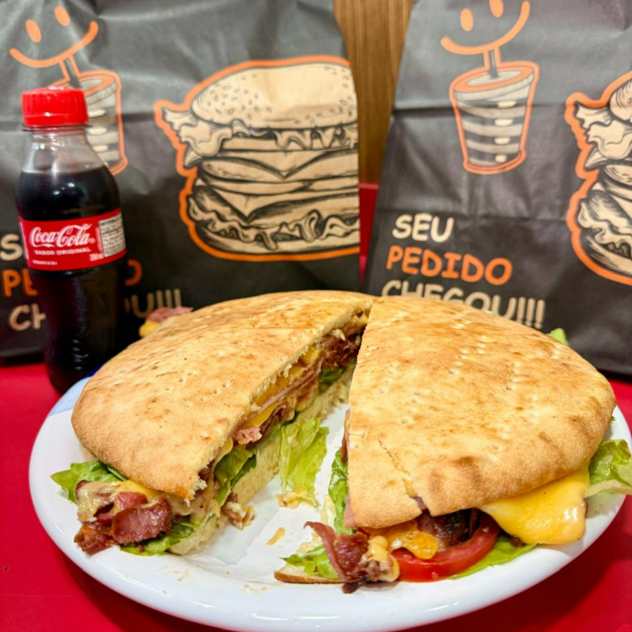 CALABRESA FATIADA, PRESUNTO, QUEIJO PRATO, ALFACE , TOMATE E MAIONESE VERDE