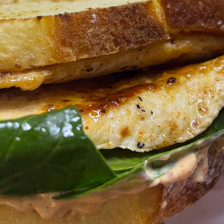 Chicken Sándwich