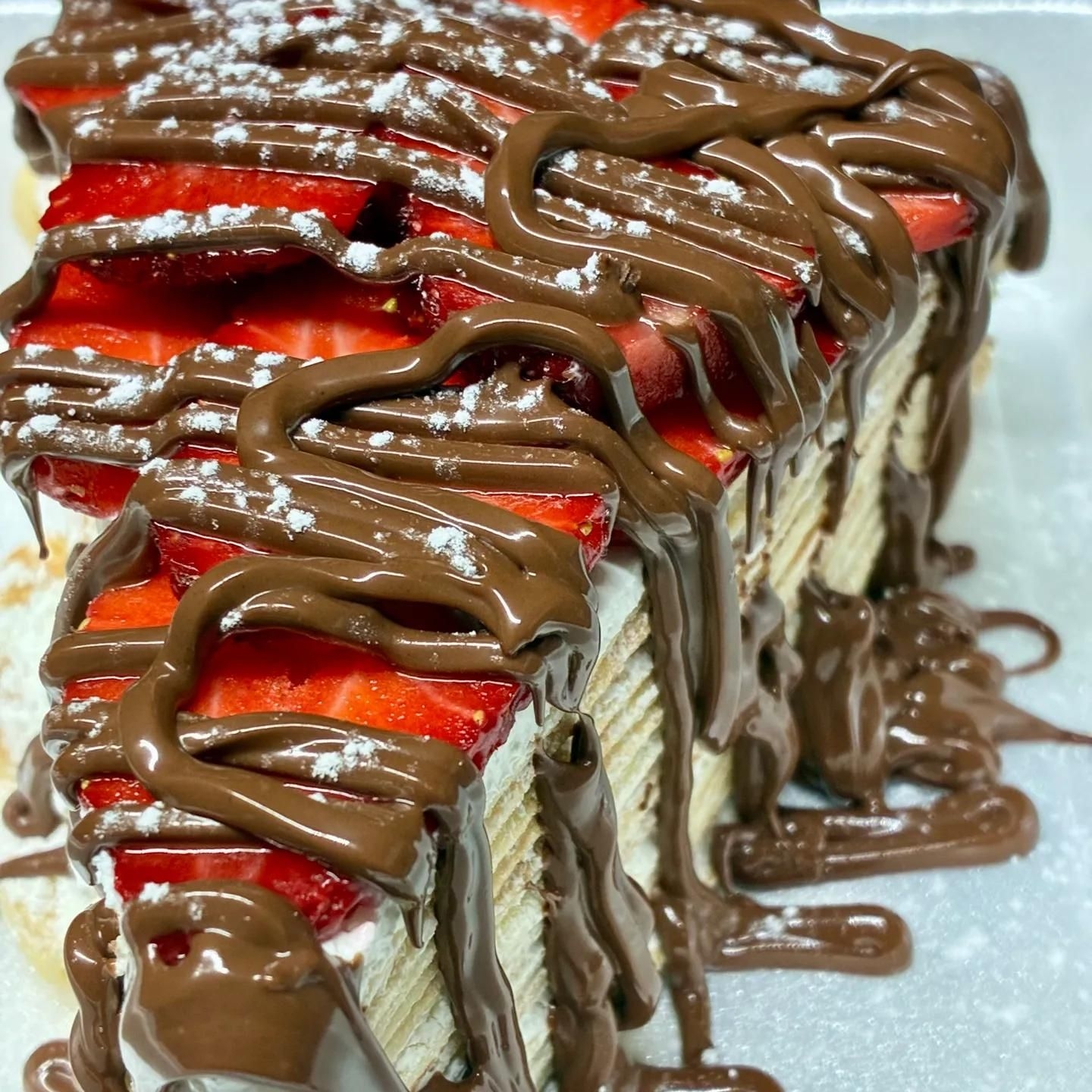 Pastel de Crepas Fresas con Nutella