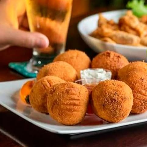 Petiscos deliciosos do Elias® recheados de Bacalhau. Uma excelente opção de petisco para abrir o apetite.