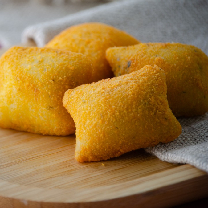 Serve de 4 a 5 pessoas aproximadamente.