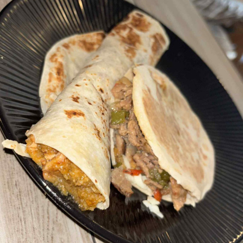 Gordita de Nopales con Carne