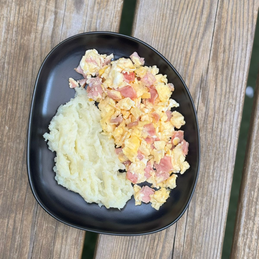 Huevo Revuelto con Pechuga de Pollo