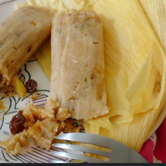 Tamal de dulce pasas cacahuates