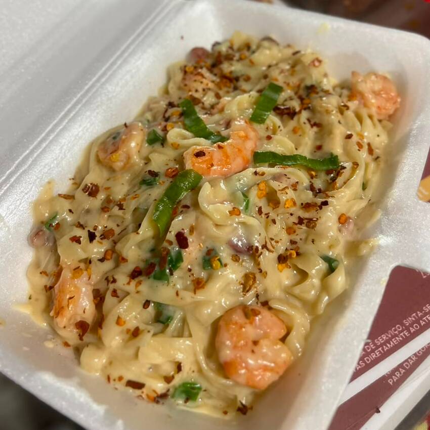 🍤 COMBO 3 — MASSA COM CAMARÃO + INGREDIENTES | SERVE ATÉ 2 PESSOAS
Para quem ama um macarrão caprichado e cheio de sabor! 🍝🔥 Uma deliciosa massa com camarão, preparada com ingredientes e complementos que deixam cada garfada ainda mais irresistível. 😋
Uma porção generosa, perfeita para compartilhar e servir até 2 pessoas. 🍤❤️
#macarrao #massa #massas #macarraocomcamarao #macarraocomfrango #macarraocombacon #macarraocomqueijo #macarraocomoregano #macarraocomcalabresa #macarraocompresunto #macarraocommolhobranco #macarraomolhobranco #macarraocommolhorose #macarraomolhorose #macarraocommolhotradicional #macarraomolhotradicional #macarraoaovivo #macarraofeitonahora #macarraocommilho #macarraocomervilha #macarraocomazeitona #macarraocomcebola #macarraocommanjericao #macarraocomcebolinha #macarraocomuvaspassas #macarraocompimentacalabresa #macarraocomqueijoralado #macarraocremoso #macarraoartesanal #macarraocaseiro #macarraodelicioso #macarraopronto #comprarmacarrao #pedirmacarrao #macarraodelivery #macarraosalvador #macarraoemsalvador #deliverysalvador #massasalvador #comidapronta #almoco #jantar