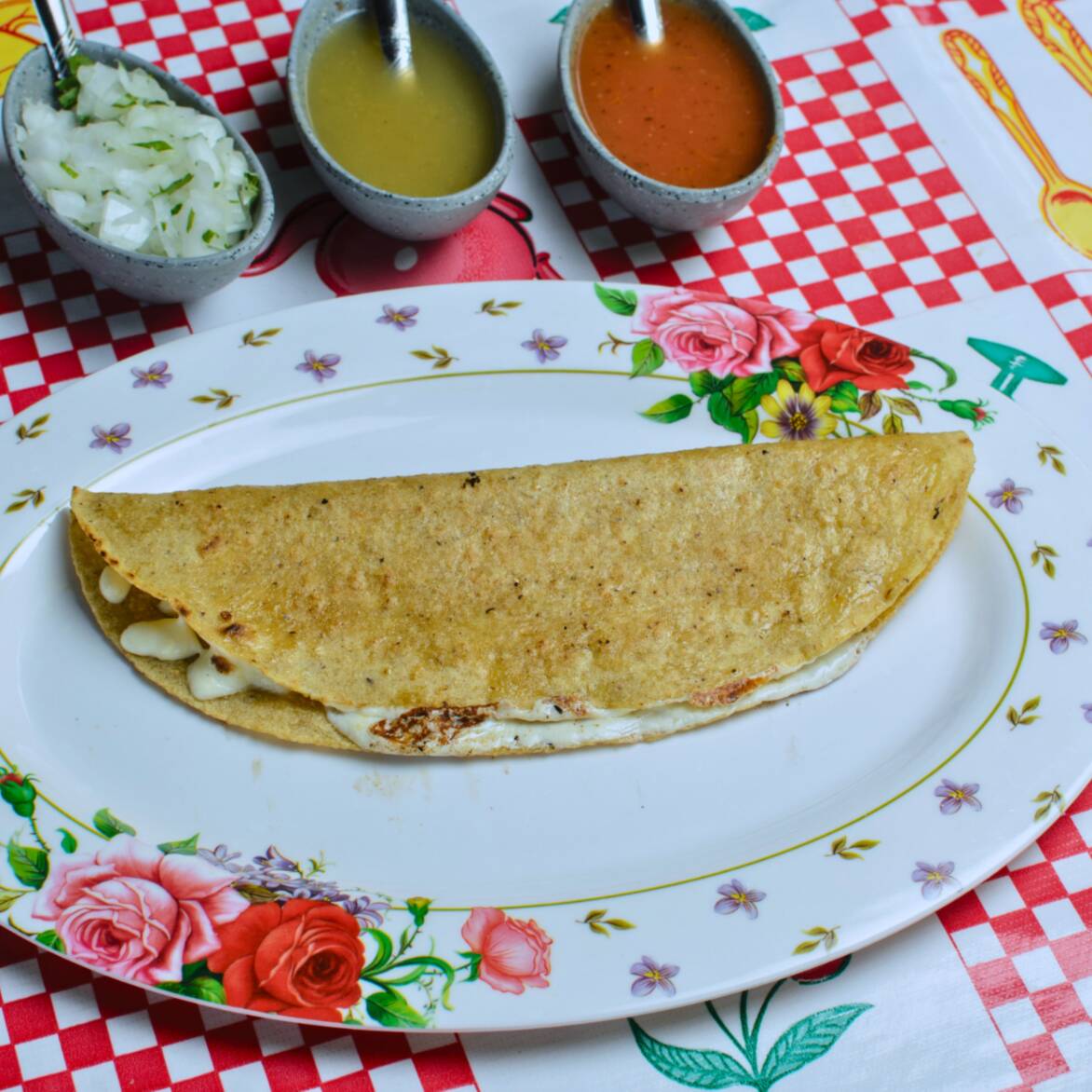 Quesadilla Clásica (solo Queso) al Comal