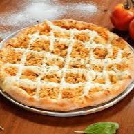 🍕 Pizza de Frango com Requeijão 🍕 Massa macia e crocante com molho de tomate especial, frango desfiado temperado, cremoso requeijão, queijo muçarela derretido e um toque de orégano. 👉 Sabor irresistível e cremosidade na medida certa!