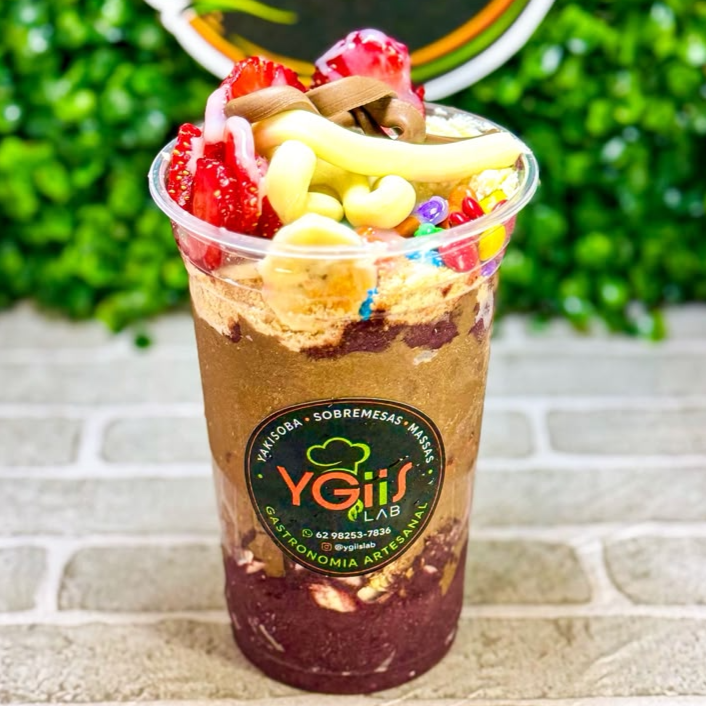 A escolha de quem quer um açaí completo! Acompanha 8 adicionais inclusos para montar uma combinação incrível. Adicionais extras cobrados à parte.