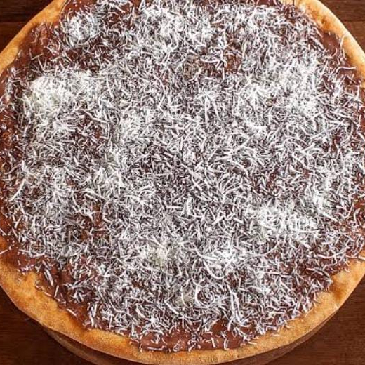 muçarela, chocolate e coco ralado